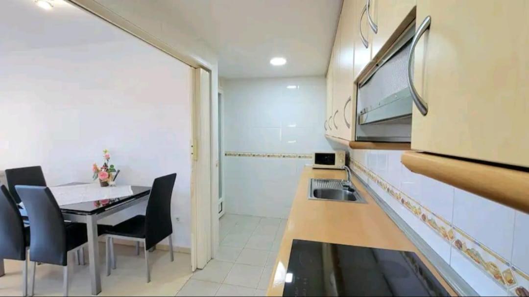 Vacanza Luxury Complex- Parking , Pool Only In The Summer , Rincon De Loix Leilighet Benidorm Eksteriør bilde