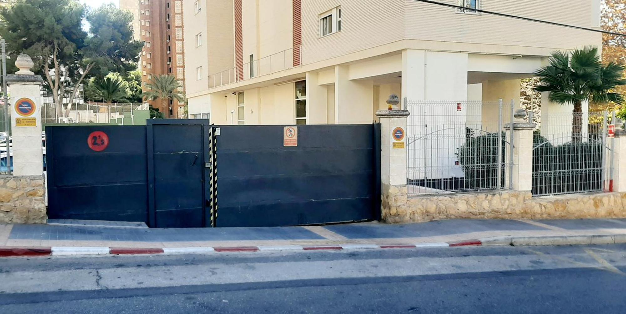 Vacanza Luxury Complex- Parking , Pool Only In The Summer , Rincon De Loix Leilighet Benidorm Eksteriør bilde